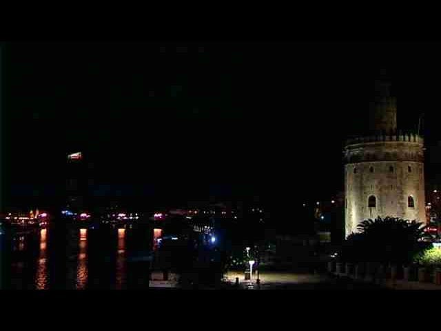 Evento de luces en la Torre del Oro de Sevilla