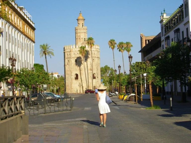 Descubre la leyenda de la Torre de la Plata y del Oro en Sevilla