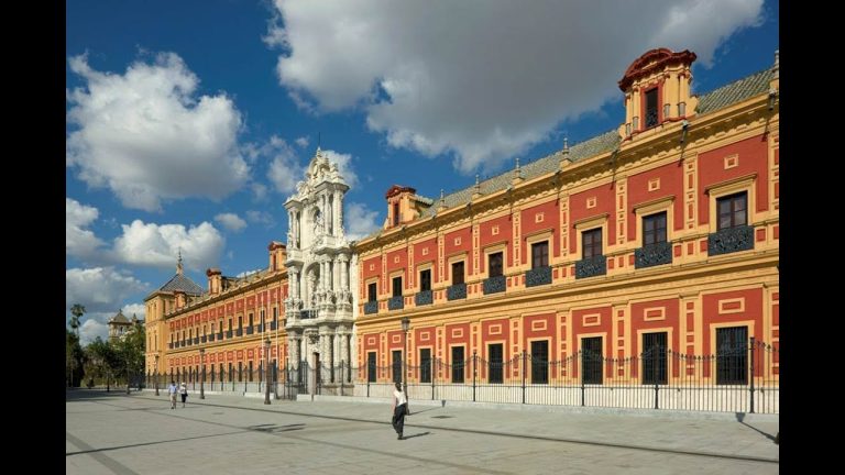 Descubre la historia del Palacio de San Telmo y la mágica Torre del Oro en Sevilla